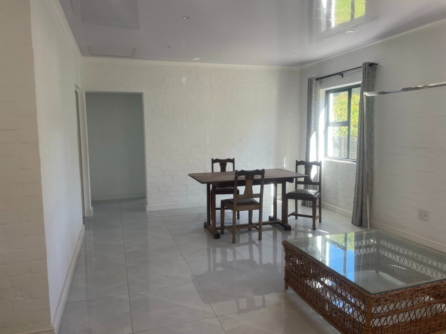 To Let 2 Bedroom Property for Rent in Crofters Valley Western Cape
